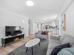 Pacific Marina Apartments