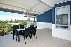 Pacific Marina Apartments