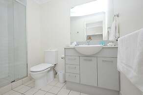 Pacific Marina Apartments