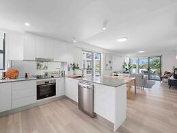 Pacific Marina Apartments