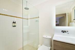 Flynns on Surf Beach Villas