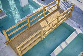 Alia Luxury Suites and Spa