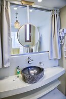 Alia Luxury Suites and Spa