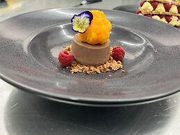 Alia Luxury Suites and Spa