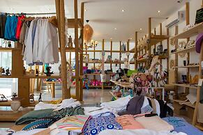 Alia Luxury Suites and Spa