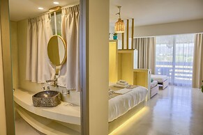 Alia Luxury Suites and Spa
