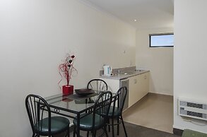 Bay Palm Motel