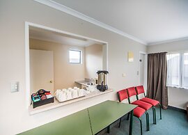 Bay Palm Motel