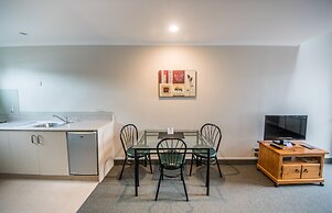 Bay Palm Motel