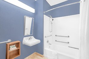 Microtel Inn & Suites by Wyndham Chili/Rochester Airport