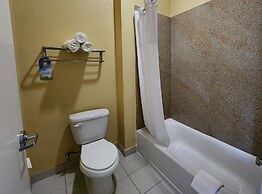 Days Inn by Wyndham Baytown East