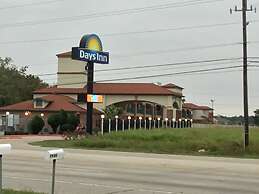 Days Inn by Wyndham Baytown East