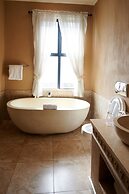 Royal Elephant Hotel & Conference Centre