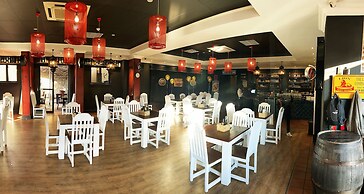 Royal Elephant Hotel & Conference Centre