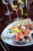 Royal Elephant Hotel & Conference Centre