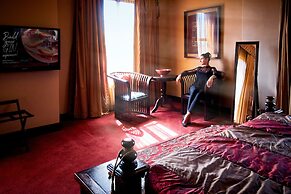 Royal Elephant Hotel & Conference Centre