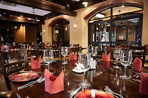 Royal Elephant Hotel & Conference Centre