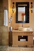 Royal Elephant Hotel & Conference Centre