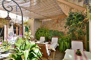 Can Busquets - Hotel d'Interior