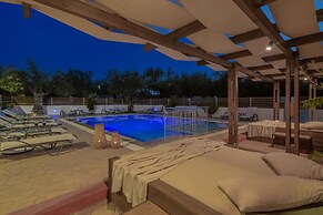 Armonia Studios & Apartments