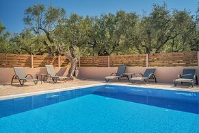 Armonia Studios & Apartments