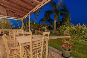 Armonia Studios & Apartments