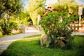 Armonia Studios & Apartments