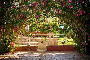 Armonia Studios & Apartments