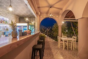 Armonia Studios & Apartments