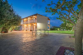 Armonia Studios & Apartments