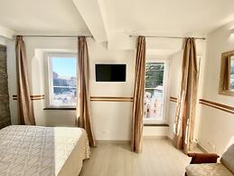 Giovanni Rooms Manarola
