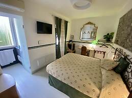 Giovanni Rooms Manarola
