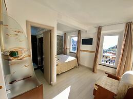 Giovanni Rooms Manarola