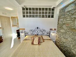 Giovanni Rooms Manarola