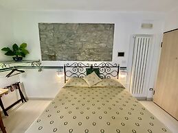 Giovanni Rooms Manarola