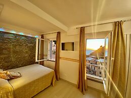 Giovanni Rooms Manarola