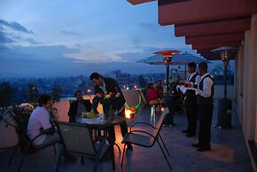Adot Tina Hotel