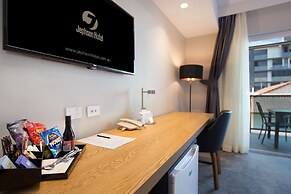 Jephson Hotel & Apartments