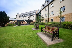 Drayton Manor Hotel