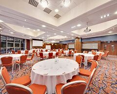 Drayton Manor Hotel
