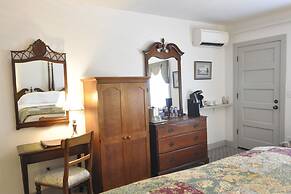 The First Colony Inn