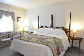 The First Colony Inn