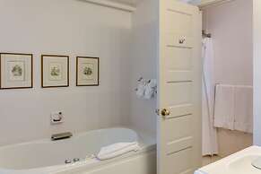 The First Colony Inn