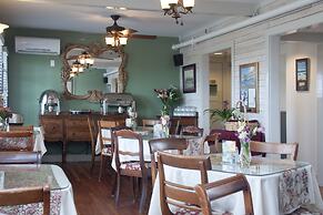 The First Colony Inn