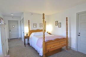 The First Colony Inn