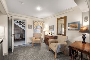 The First Colony Inn