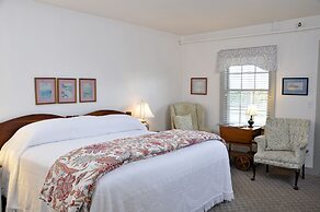 The First Colony Inn