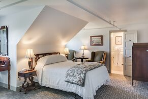 The First Colony Inn