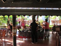 Wailoaloa Beach Resort Fiji