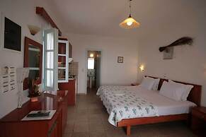 Pirgos Stelida Hotel